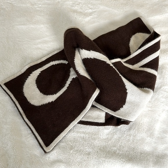 COACH || Two-Toned Monogram Wool Blend Scarf. - Picture 3 of 7